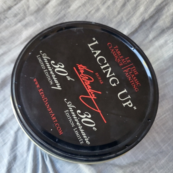 COLLECTABLE 30TH ANNIVERSARY LIMITED EDITION LACING UP by KEN DANBY TIN CAN - Picture 10 of 11